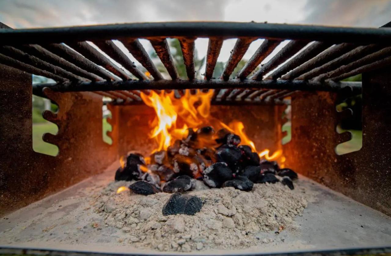Explore Maui's Diverse And Uncover The Island's Beauty From Fresh Perspectives Every Day As Journey With Aloha Glamp's Great Jeep Equipped With A Rooftop Tent *